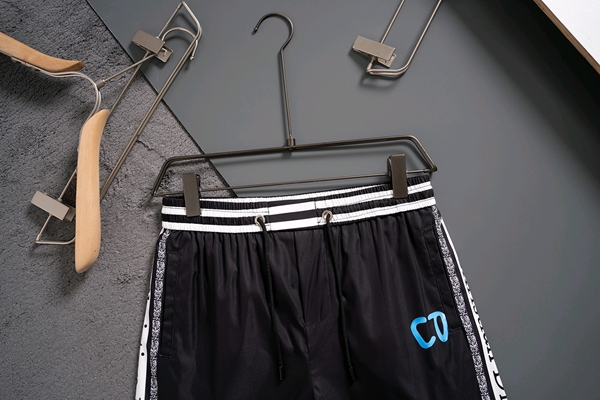 ブランドハーフパンツ側面デザイン